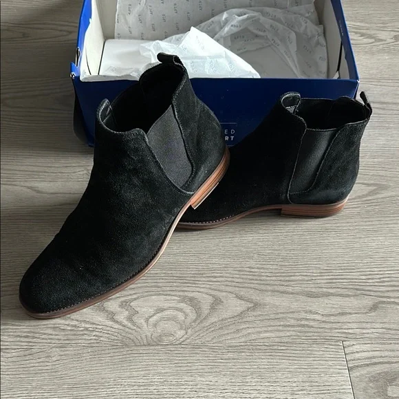 Men's Black Suede Chelsea Boots - Picture 2 of 9